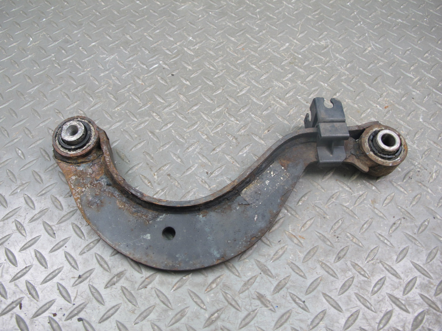 06-14 VW Golf R32 GTI R Rabbit Jetta Passat Rear Left Upper Control Arm OEM