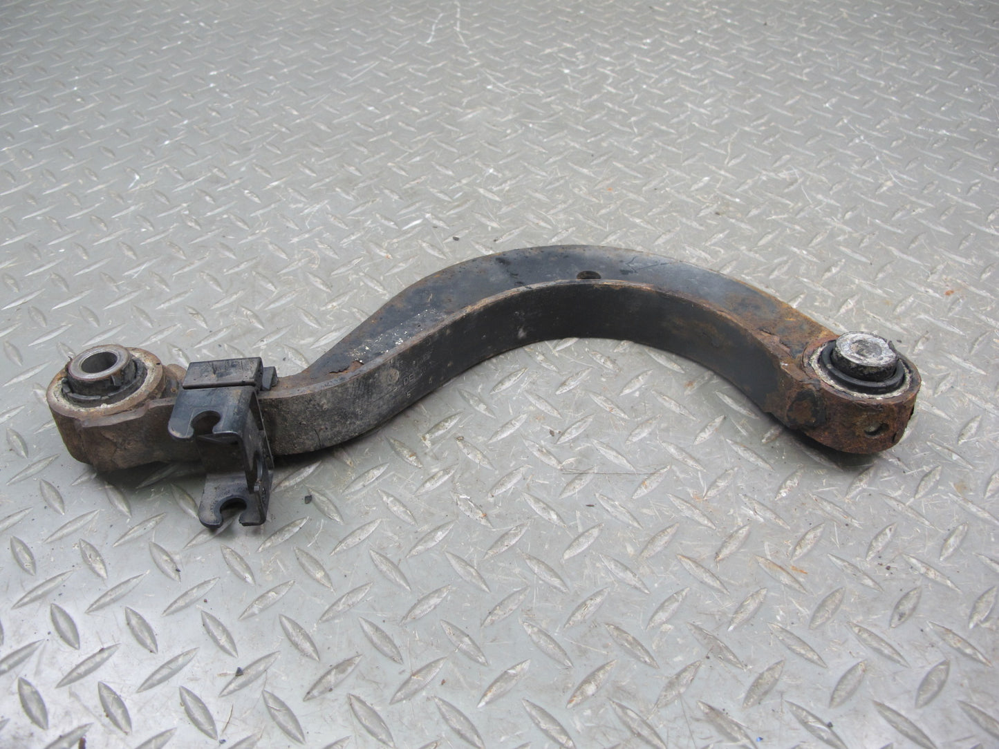 06-14 VW Golf R32 GTI R Rabbit Jetta Passat Rear Left Upper Control Arm OEM