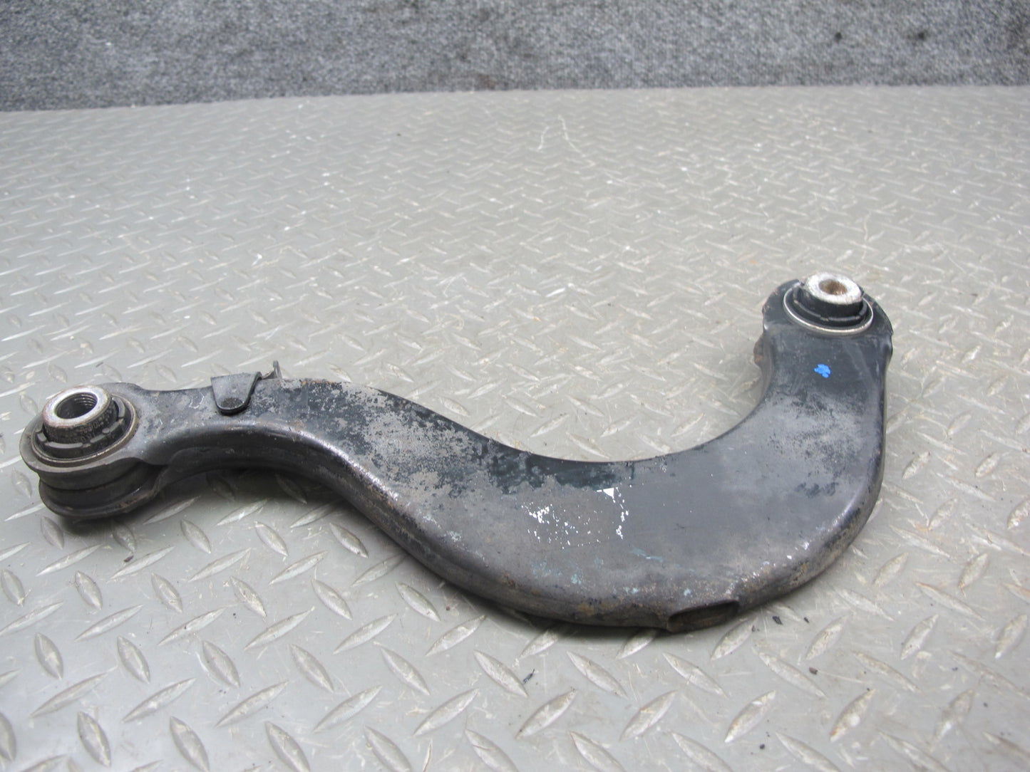 06-14 VW Golf R32 GTI R Rabbit Jetta Passat Rear Right Upper Control Arm OEM