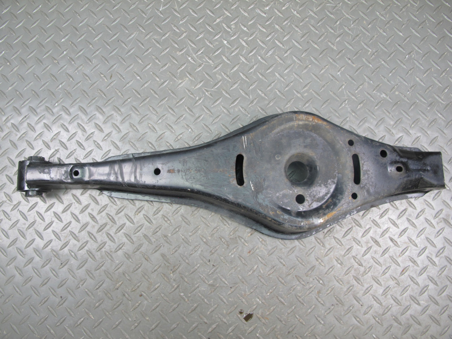 06-14 VW Golf R32 GTI R Rabbit Jetta Passat Rear Right Lower Control Arm OEM