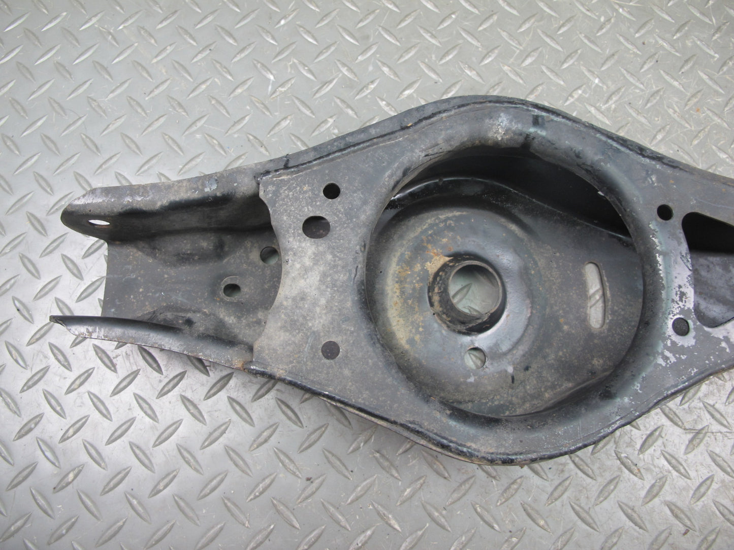 06-14 VW Golf R32 GTI R Rabbit Jetta Passat Rear Right Lower Control Arm OEM