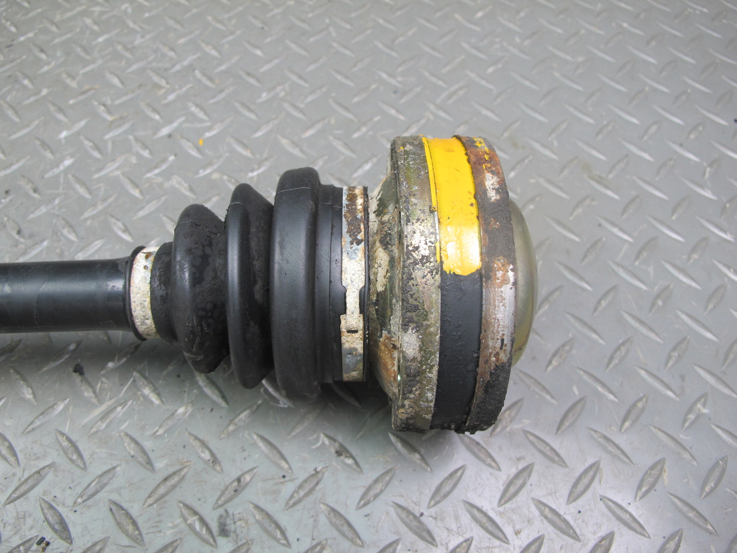 1983-1986 Porsche 928 S A/T Rear Left or Right Side Suspension Axle Shaft