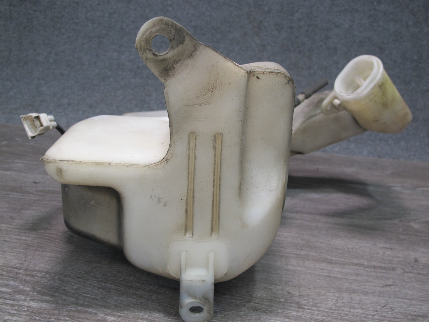 95-00 Lexus UZZ30L SC300 SC400 Windshield Washer Fluid Reservoir Tank Assy OEM