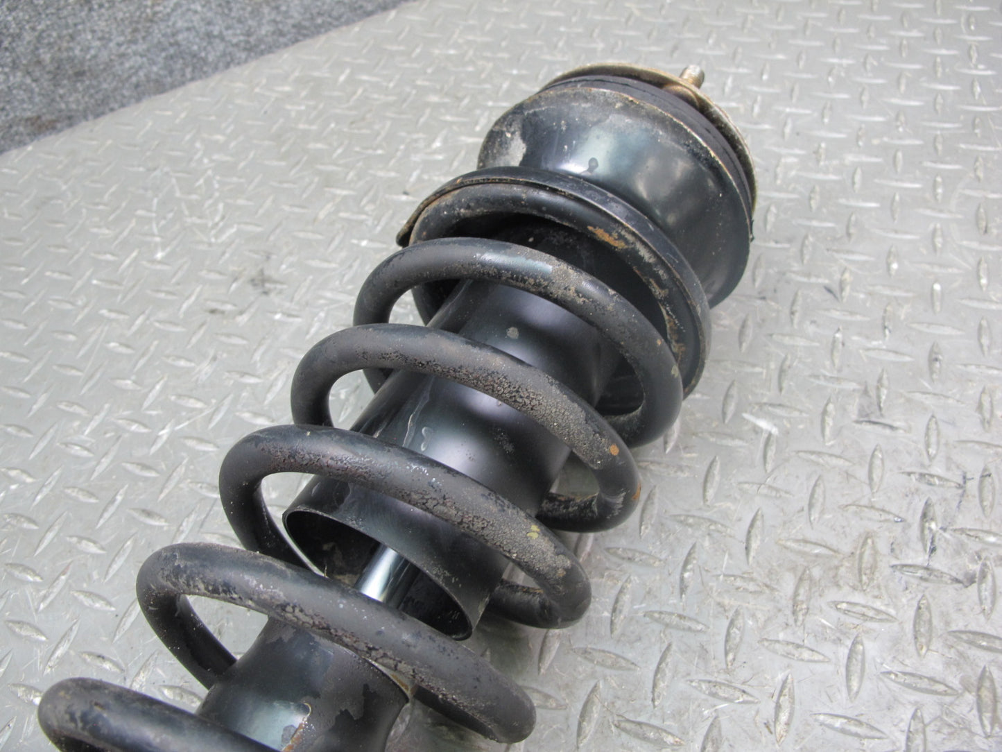 1983-1986 Porsche 928 S Rear Right or Left Side Shock Strut Absorber W/ Spring