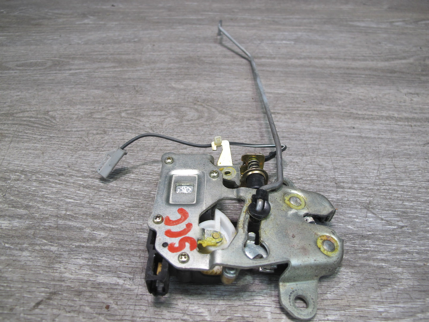 92-00 Lexus UZZ30L SC300 SC400 Rear Trunk Lid Lock Latch Actuator OEM