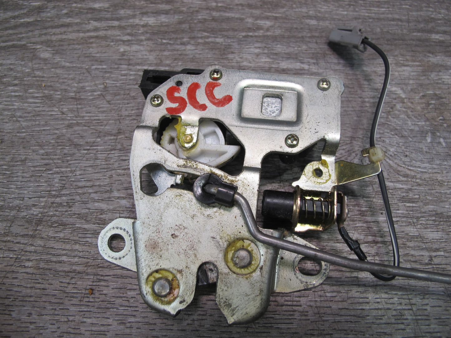 92-00 Lexus UZZ30L SC300 SC400 Rear Trunk Lid Lock Latch Actuator OEM