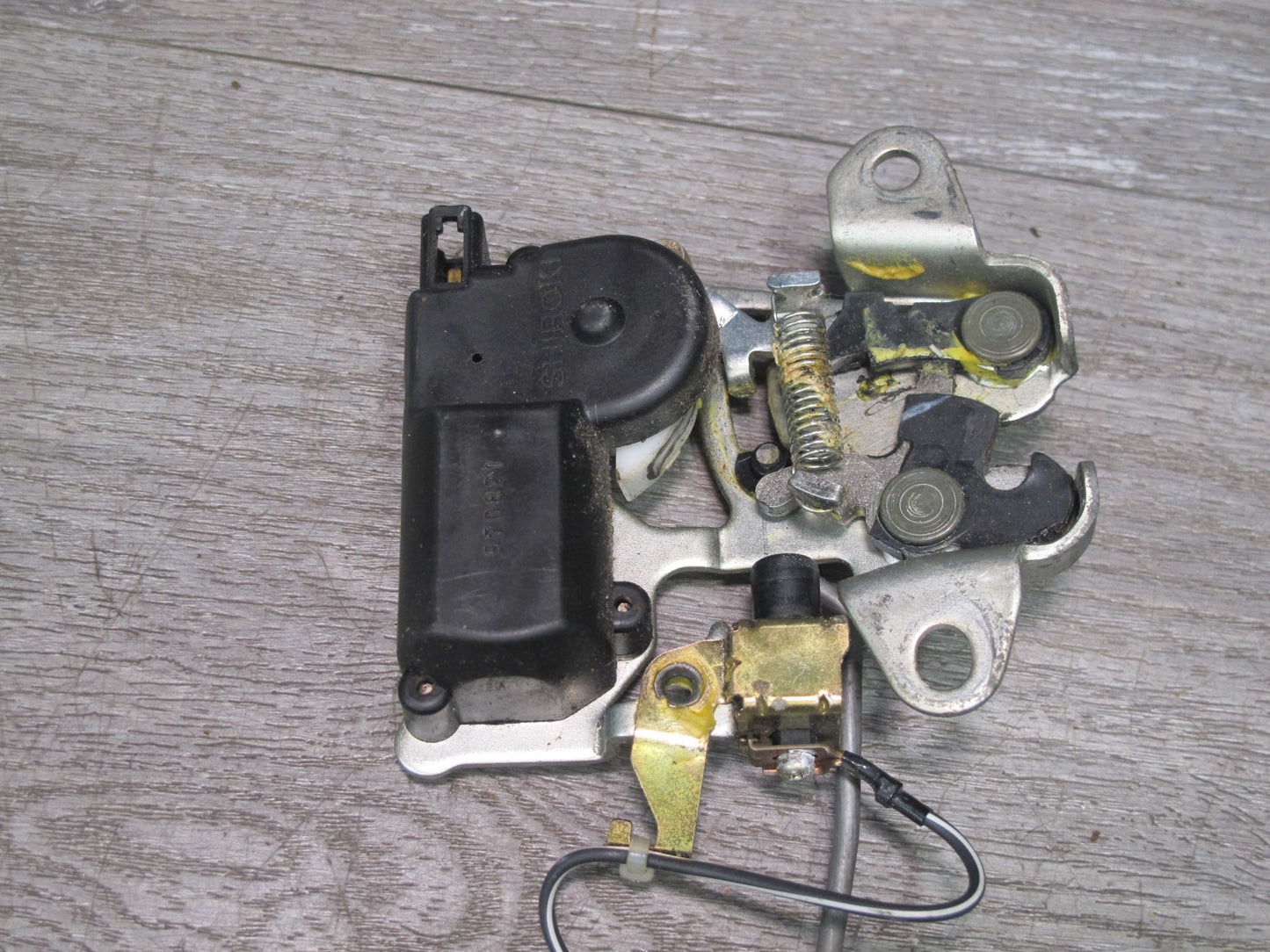 92-00 Lexus UZZ30L SC300 SC400 Rear Trunk Lid Lock Latch Actuator OEM