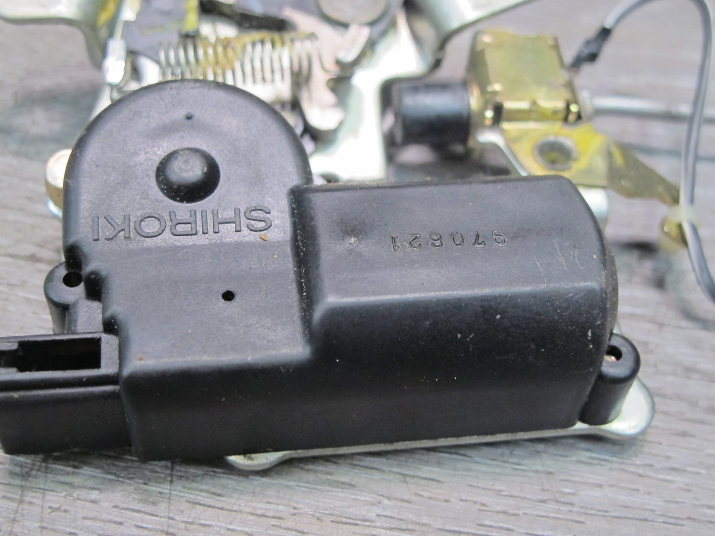 92-00 Lexus UZZ30L SC300 SC400 Rear Trunk Lid Lock Latch Actuator OEM