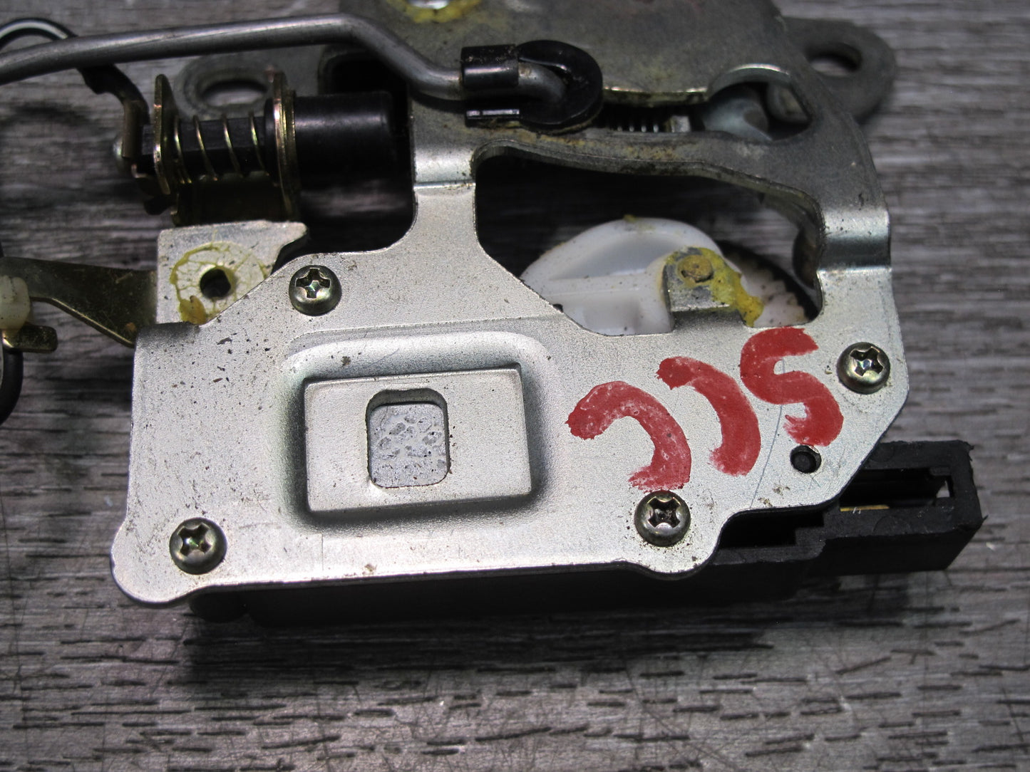 92-00 Lexus UZZ30L SC300 SC400 Rear Trunk Lid Lock Latch Actuator OEM