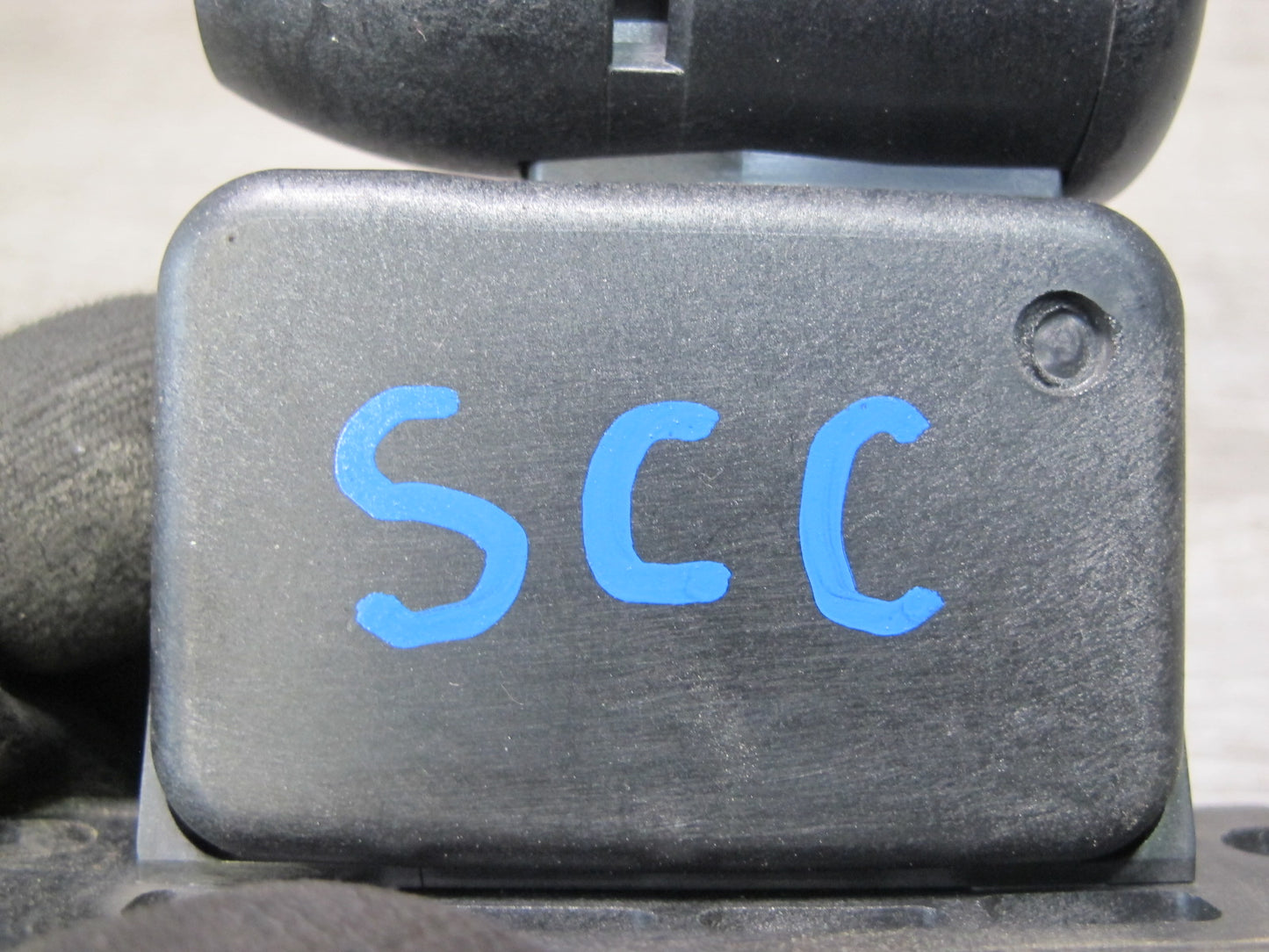 98-00 Lexus UZZ30L SC300 SC400 Mass Air Flow Meter MAF Sensor 22204-20010 OEM