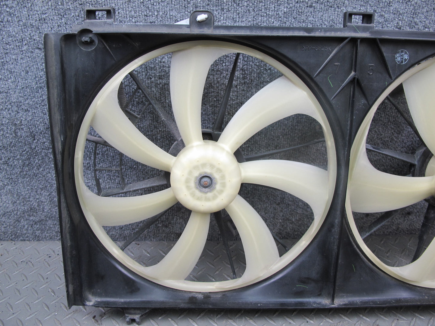 09-12 Lexus IS250 Engine Radiator Cooling Dual Fan Motor w Shroud Assy OEM