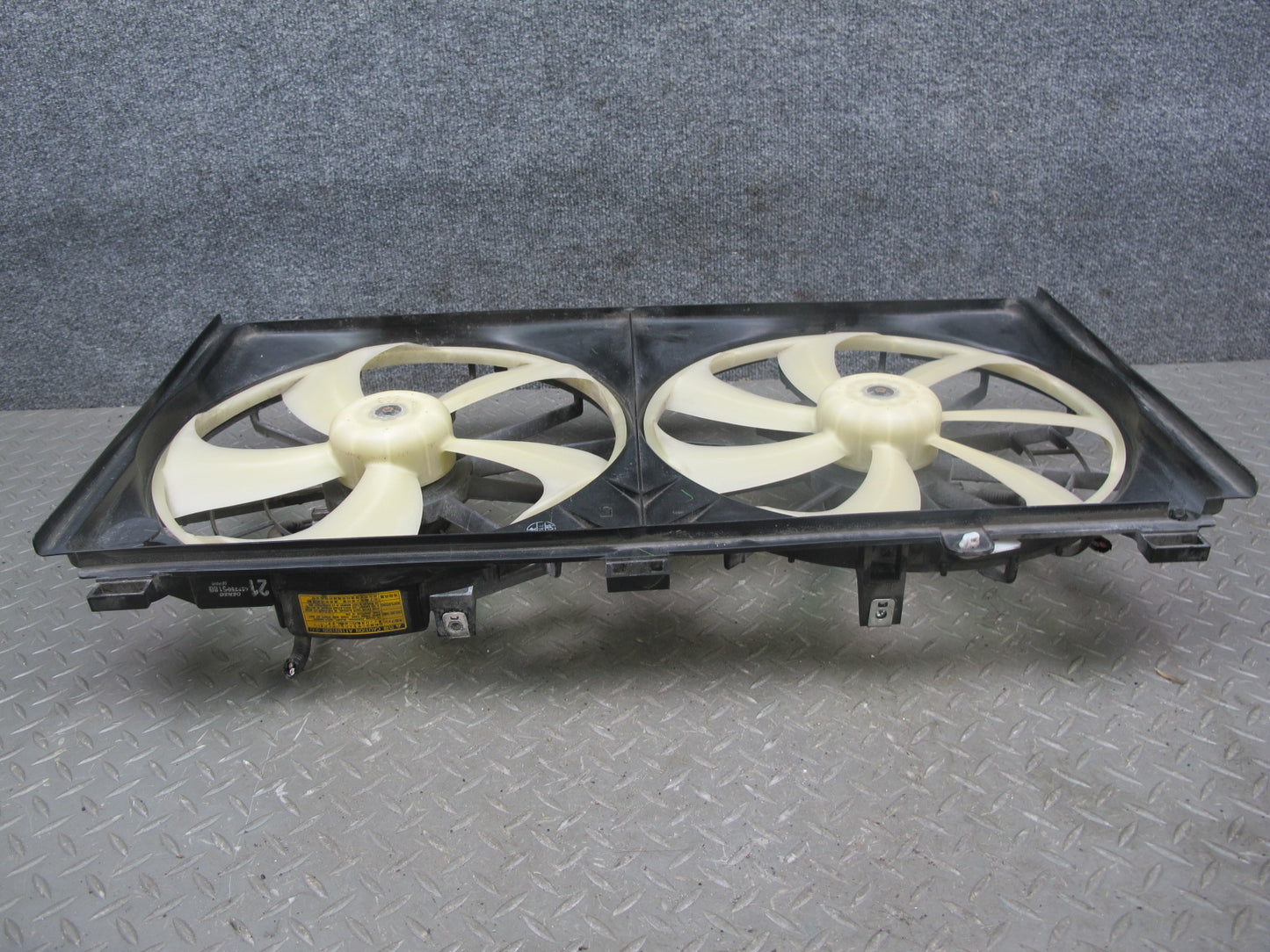 09-12 Lexus IS250 Engine Radiator Cooling Dual Fan Motor w Shroud Assy OEM