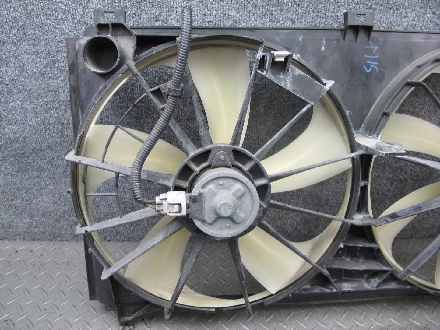 09-12 Lexus IS250 Engine Radiator Cooling Dual Fan Motor w Shroud Assy OEM