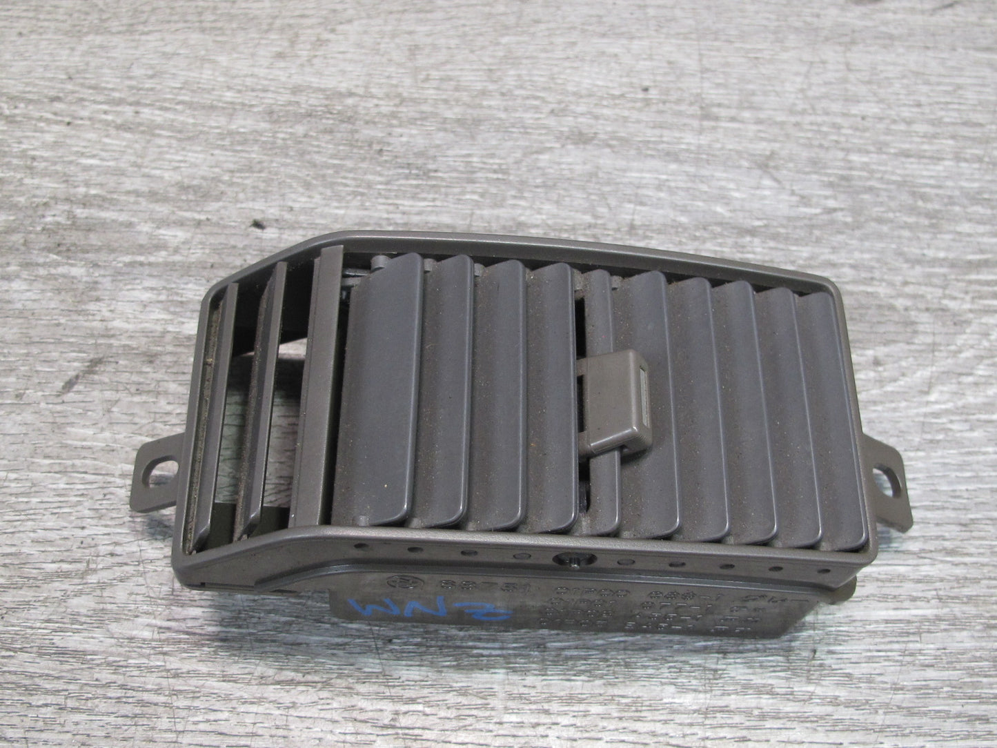 84-86 Nissan Z31 300ZX Set of 4 Dash Front Center Air Vent Grille OEM