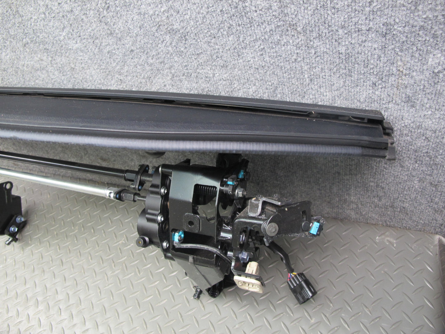 10-15 Lexus IS350 IS250 Convertible TOP Roof Tonneau Cover Panel Assembly OEM