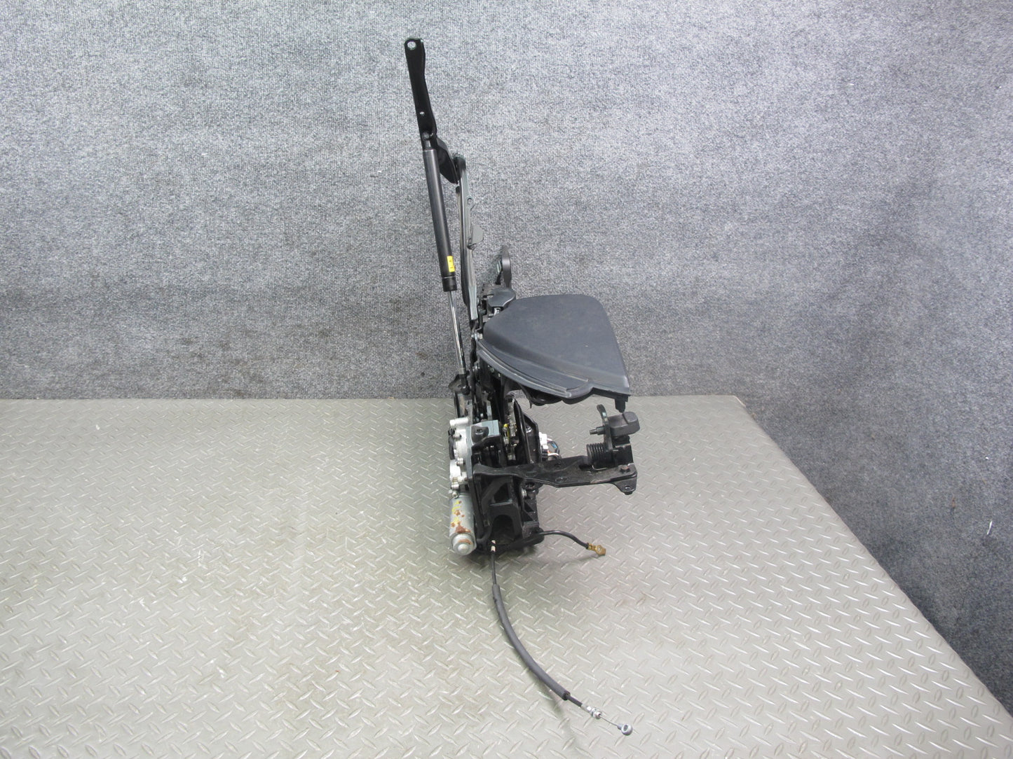 10-15 Lexus IS350 IS250 Convertible Rear Left Trunk Lid Hinge w Motor OEM