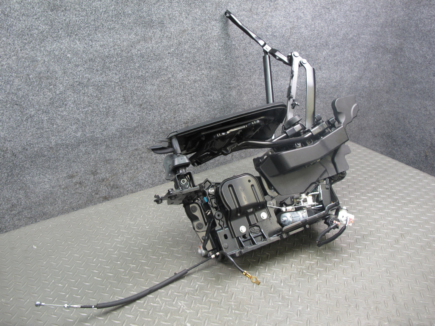 10-15 Lexus IS350 IS250 Convertible Rear Left Trunk Lid Hinge w Motor OEM