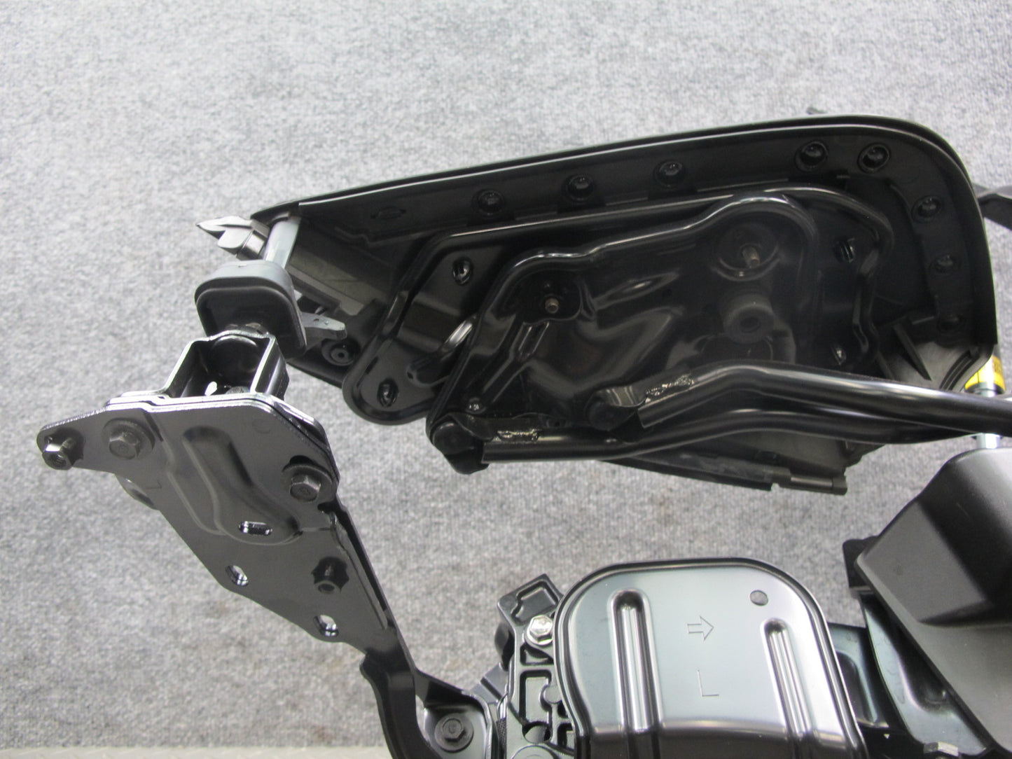 10-15 Lexus IS350 IS250 Convertible Rear Left Trunk Lid Hinge w Motor OEM