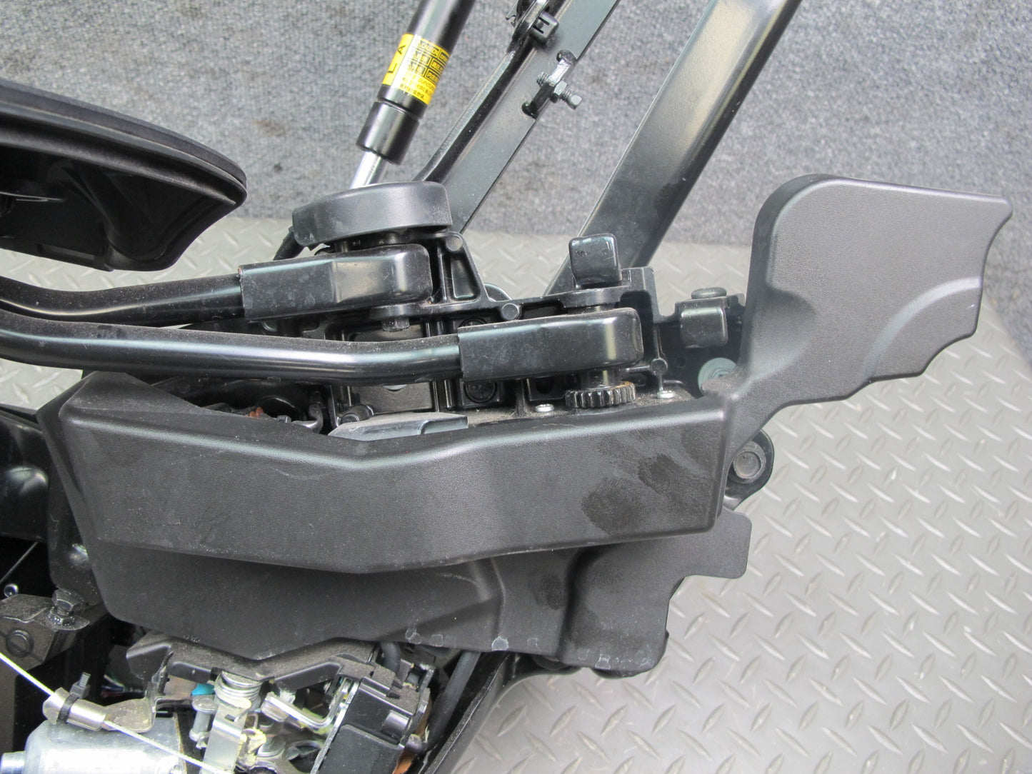 10-15 Lexus IS350 IS250 Convertible Rear Left Trunk Lid Hinge w Motor OEM