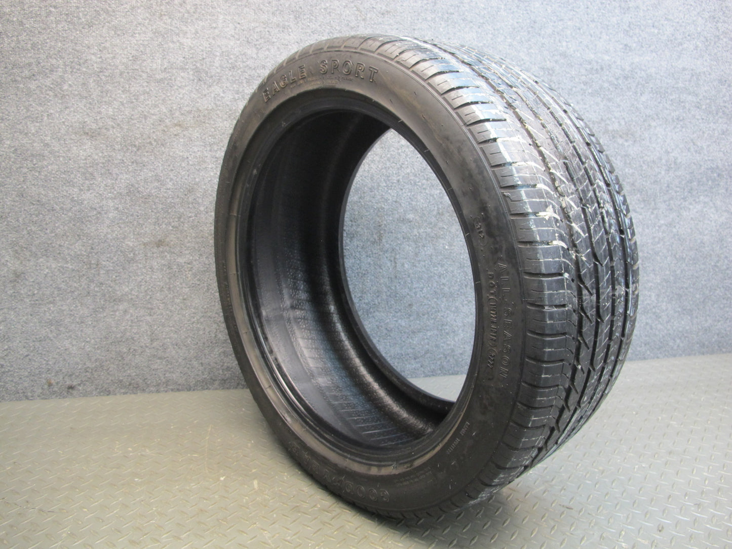 Goodyear Eagle Sport ALL Season Tire 255/40 R18 99W 3222 8/32 Tread