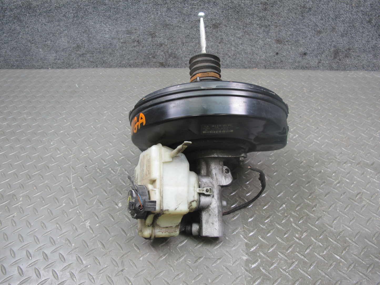 2008 VW Golf R32 MK5 VR6 Brake Master Cylinder Booster Fluid Reservoir OEM
