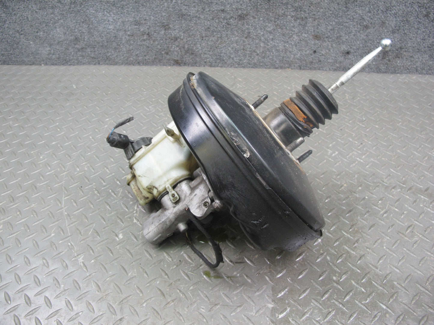 2008 VW Golf R32 MK5 VR6 Brake Master Cylinder Booster Fluid Reservoir OEM