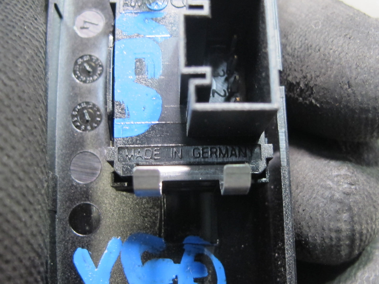 05-10 VW R32 GTI Jetta Rabbit Ambient Sunlight Sunload Sensor 1K0907539D OEM