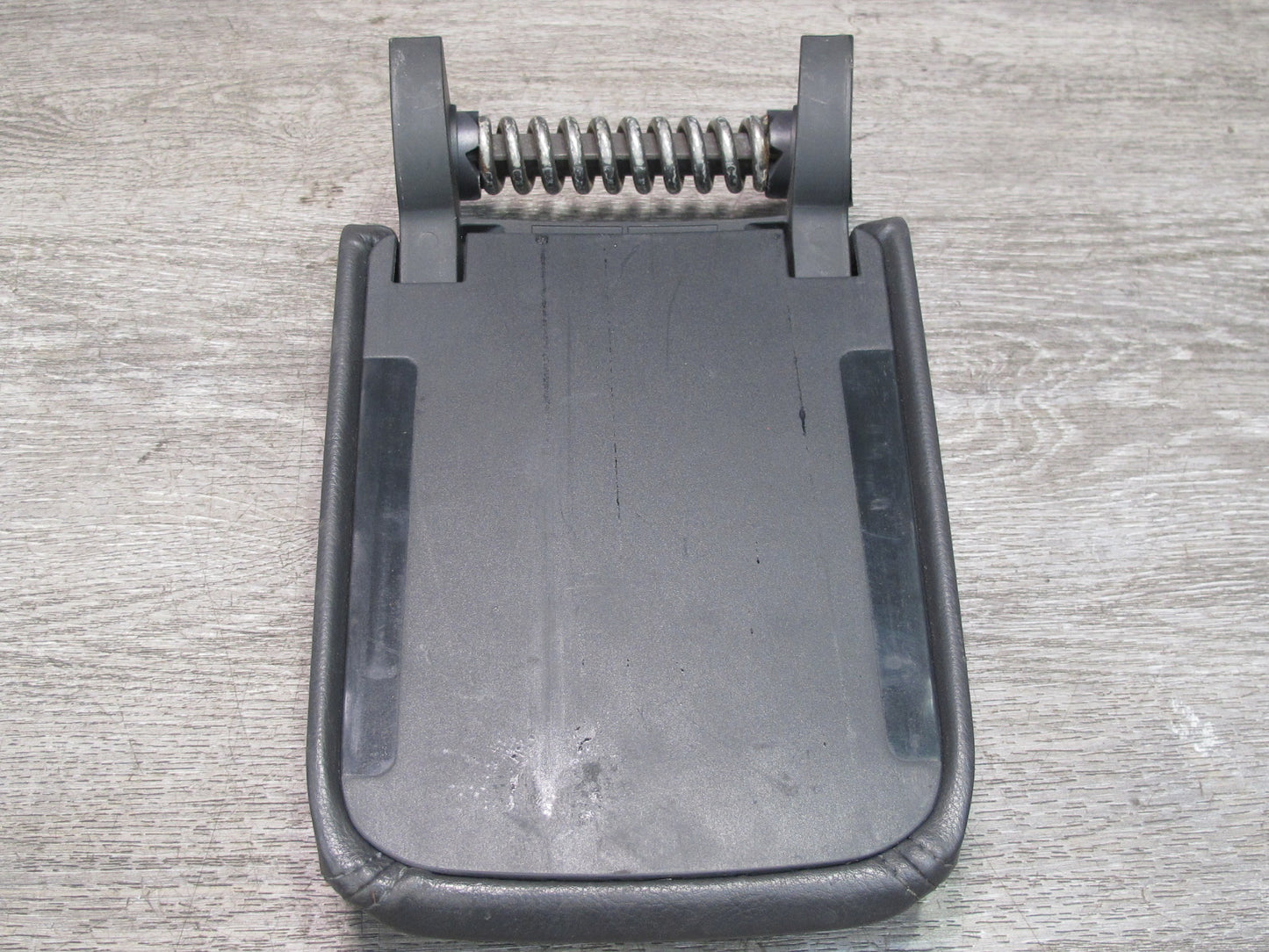 05-09 VW Golf R32 GTI Rabbit Jetta Center Console Leather Armrest Lid OEM