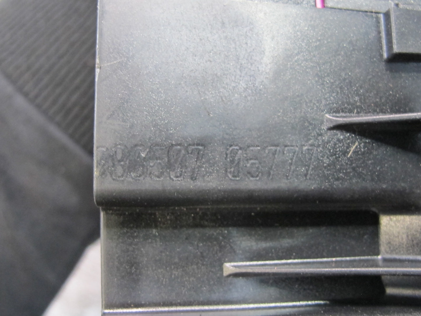 2008 VW Golf MK5 R32 VR6 Interior Fuse Relay Box Module OEM