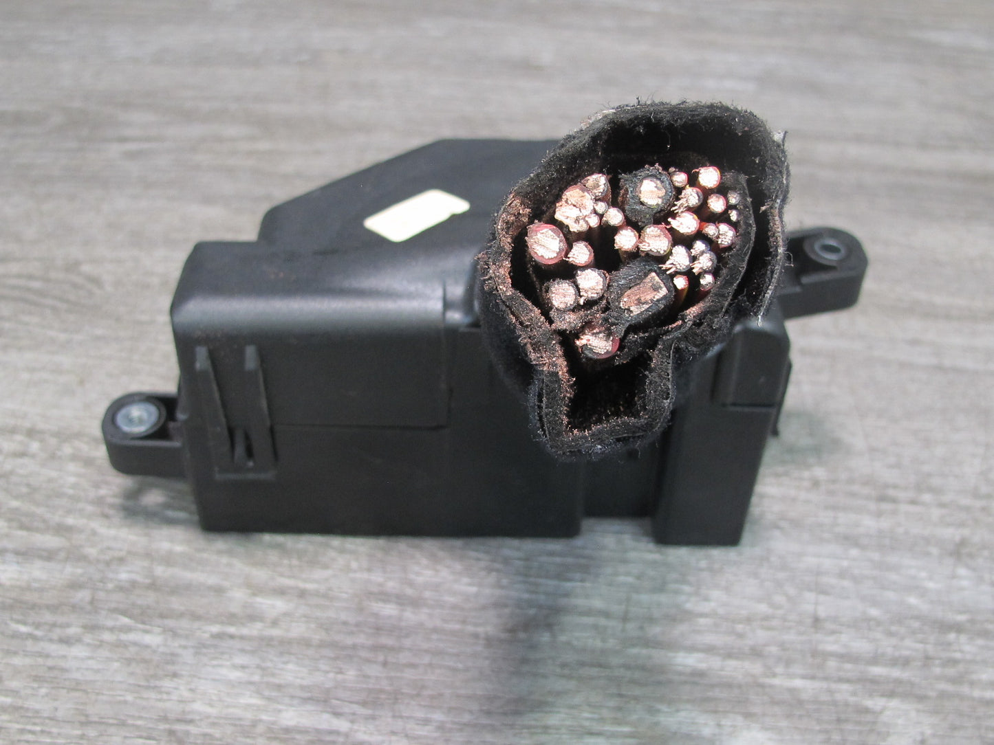 2008 VW Golf MK5 R32 VR6 Interior Fuse Relay Box Module OEM