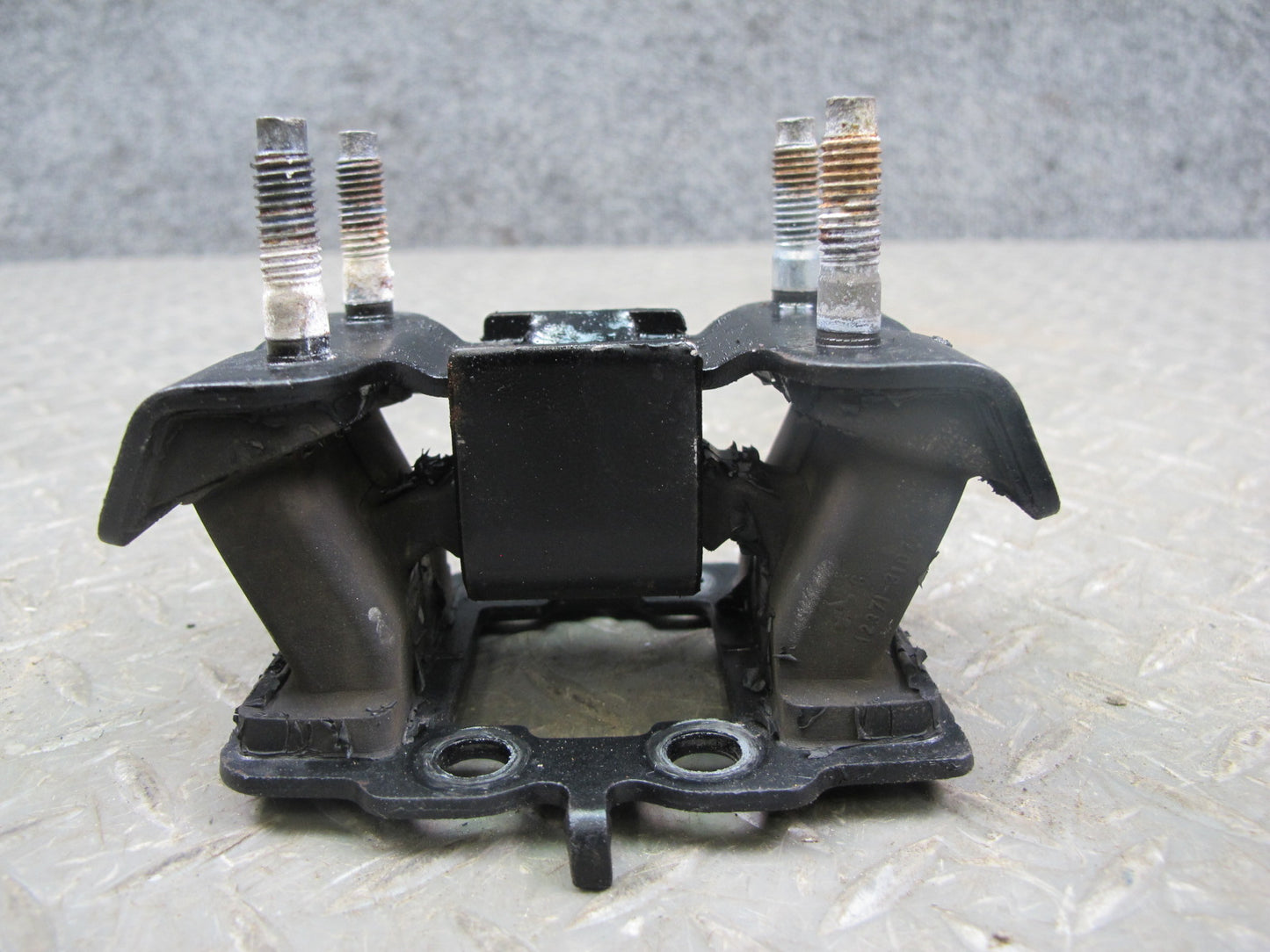 06-15 Lexus IS350 IS250 RWD A960E A/T Automatic Transmission Mount Bracket OEM