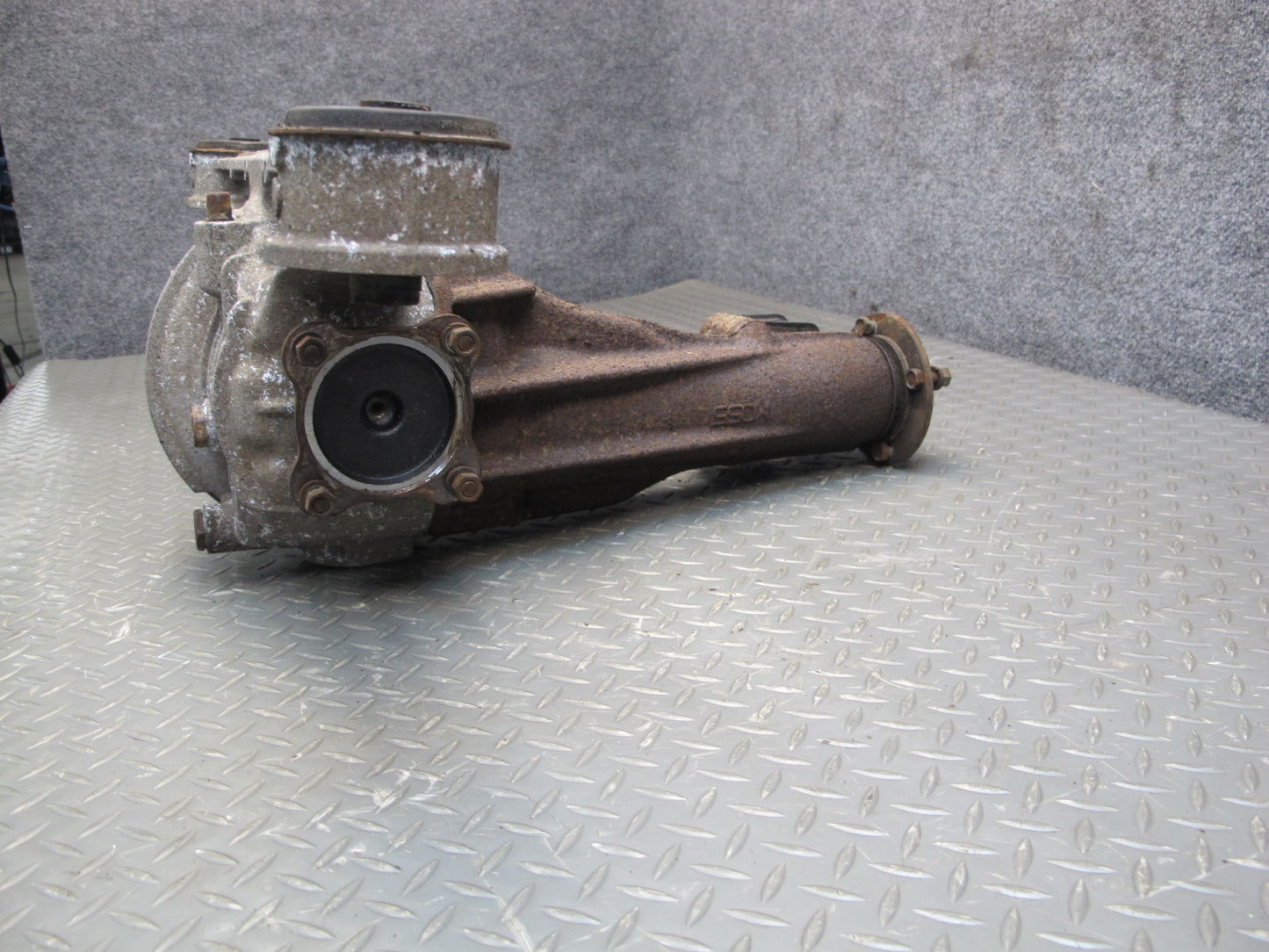 86-90 Mazda RX7 Coupe MT 5 Speed NA Open Rear Differential Carrier 4.10 R OEM