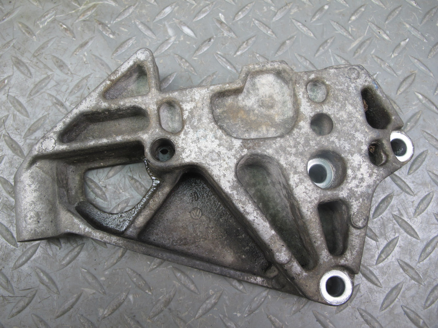 07-08 VW EOS Golf R32 MK5 Engine & Altenator Tensioner Bracket Mount Set OEM