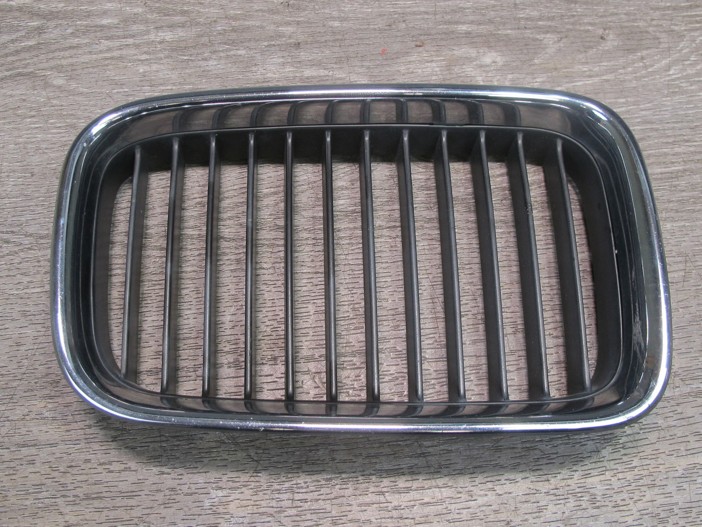 96-99 BMW E36 3-SERIES Set of 2 Front Left & Right Kidney Vent Grille OEM