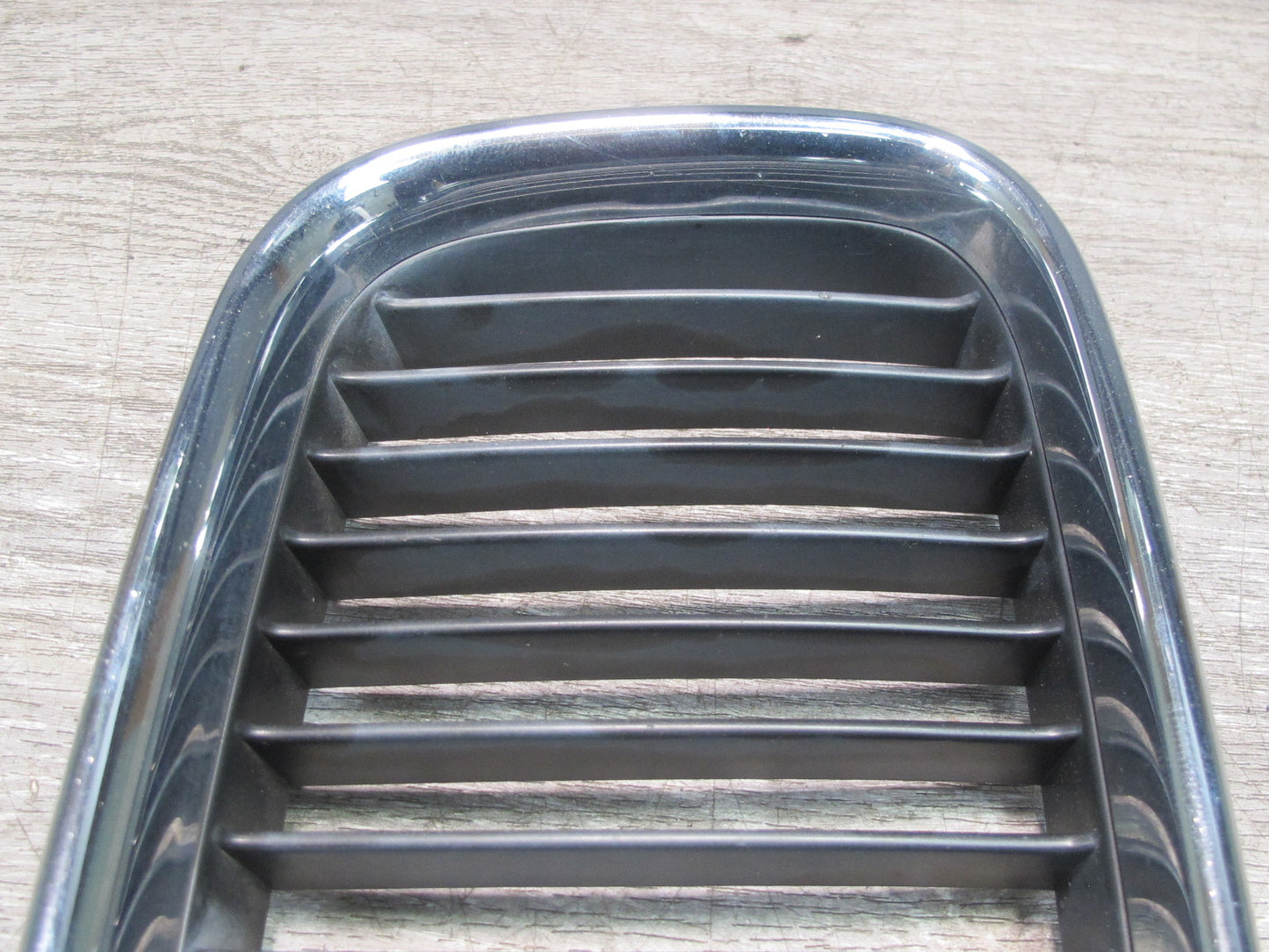96-99 BMW E36 3-SERIES Set of 2 Front Left & Right Kidney Vent Grille OEM