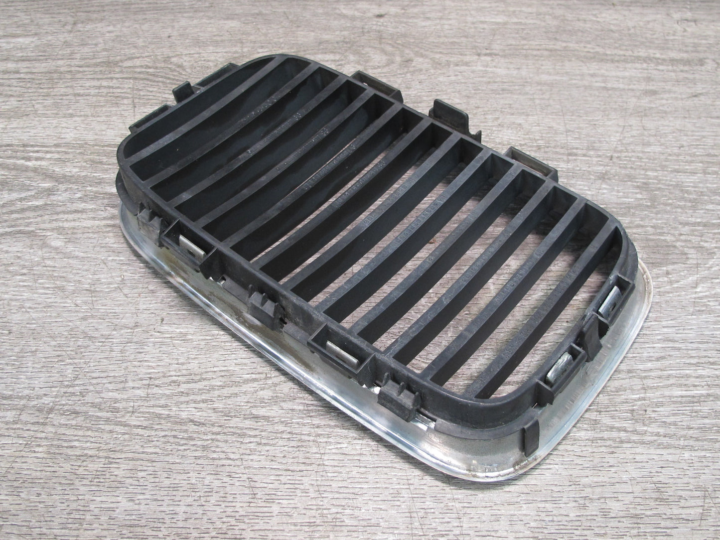96-99 BMW E36 3-SERIES Set of 2 Front Left & Right Kidney Vent Grille OEM