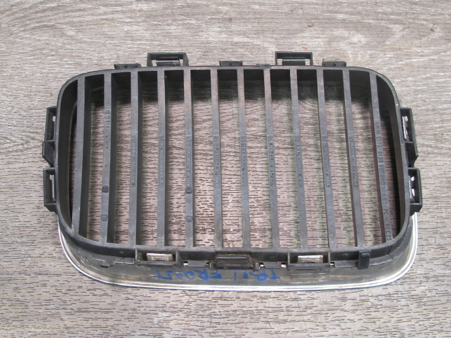 96-99 BMW E36 3-SERIES Set of 2 Front Left & Right Kidney Vent Grille OEM