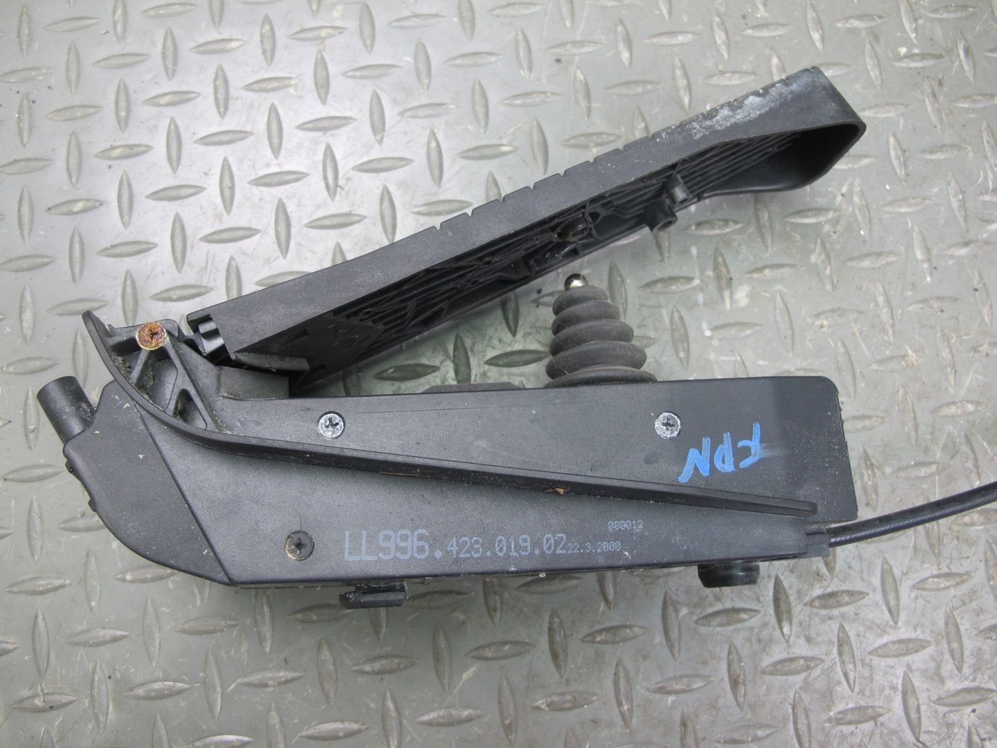 1999-2005 Porsche 911 Carrera 996 M/T Accelerator Gas Brake Clutch Pedal Set