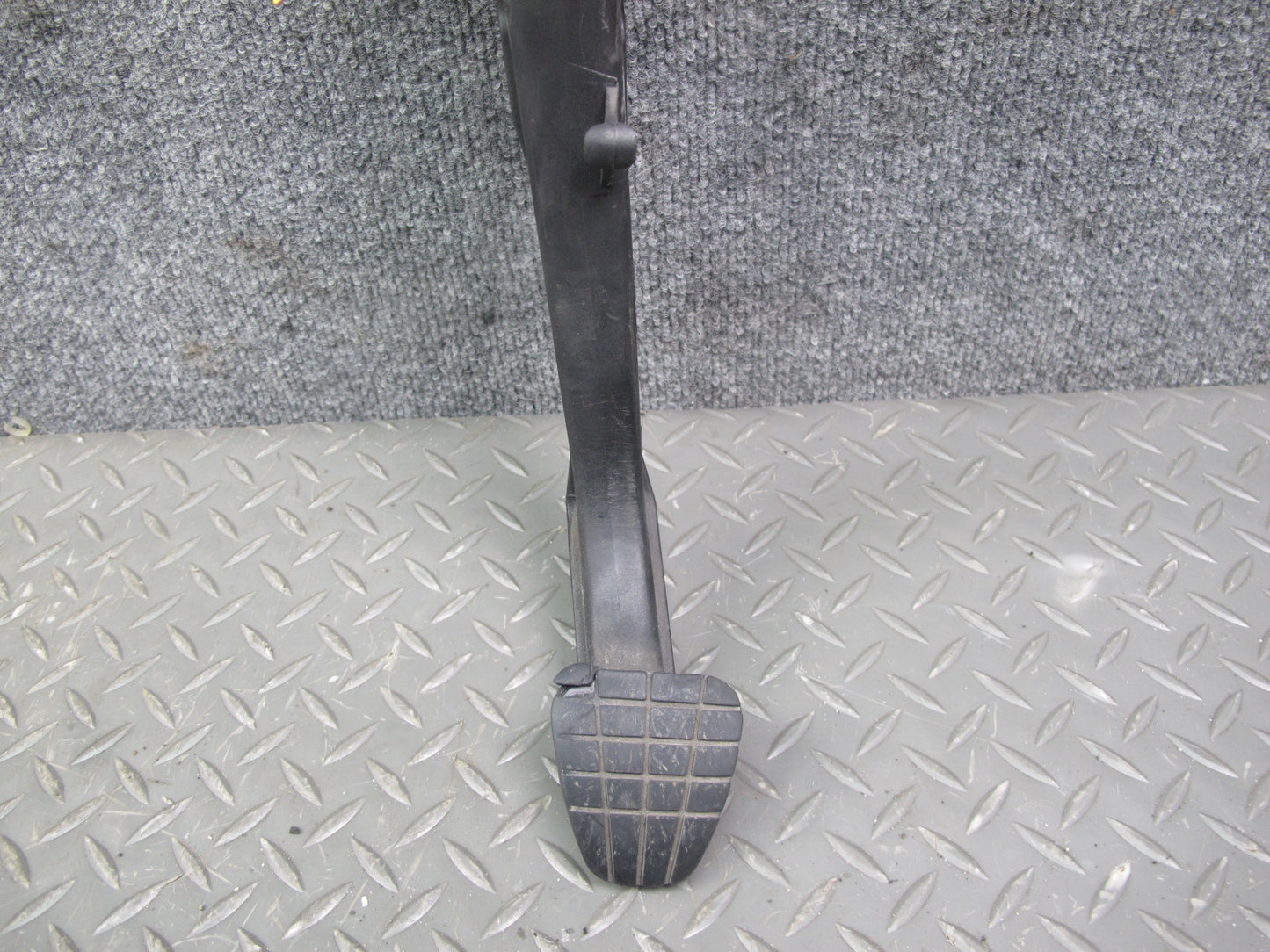 1999-2005 Porsche 911 Carrera 996 M/T Accelerator Gas Brake Clutch Pedal Set