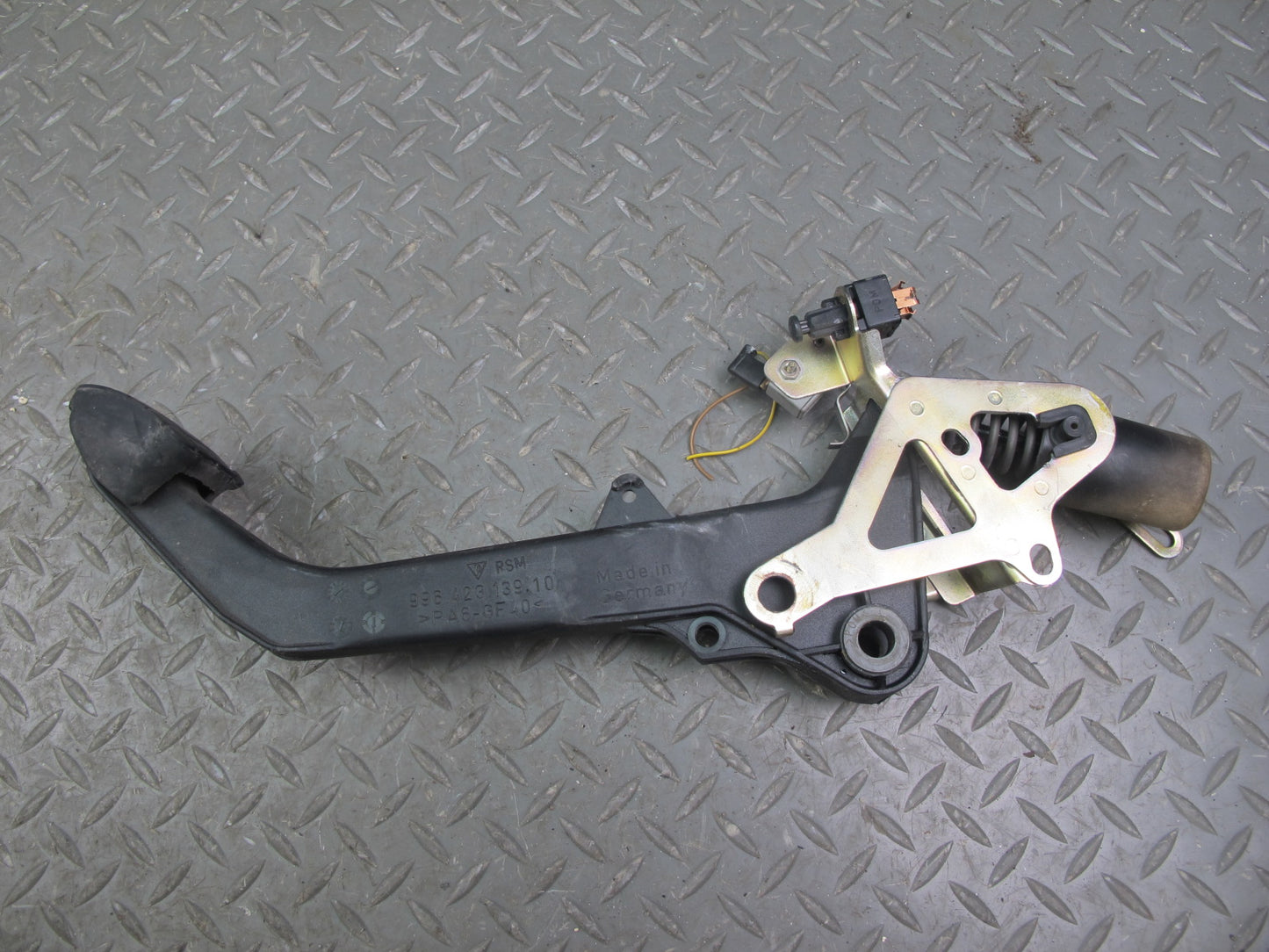 1999-2005 Porsche 911 Carrera 996 M/T Accelerator Gas Brake Clutch Pedal Set