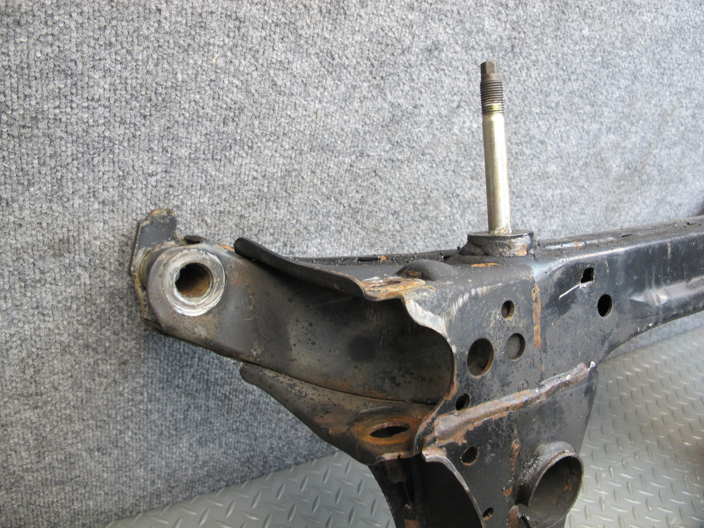 01-03 Lexus UCF30L LS430 Front Suspension Sub Frame Crossmember Cradle OEM