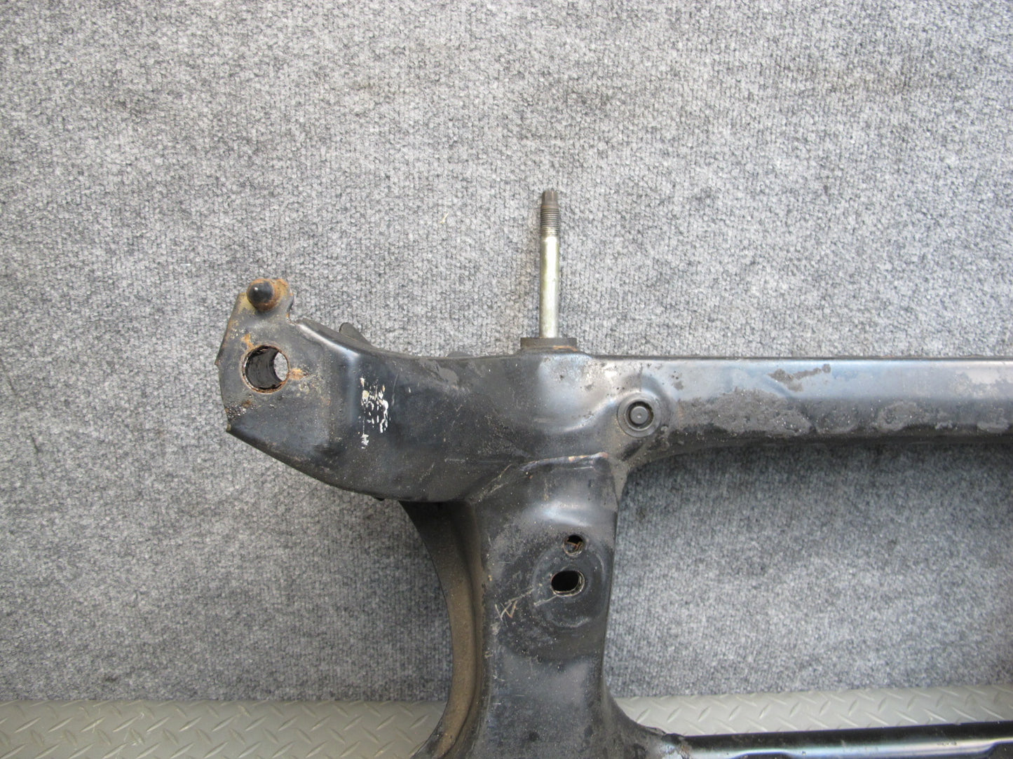 01-03 Lexus UCF30L LS430 Front Suspension Sub Frame Crossmember Cradle OEM