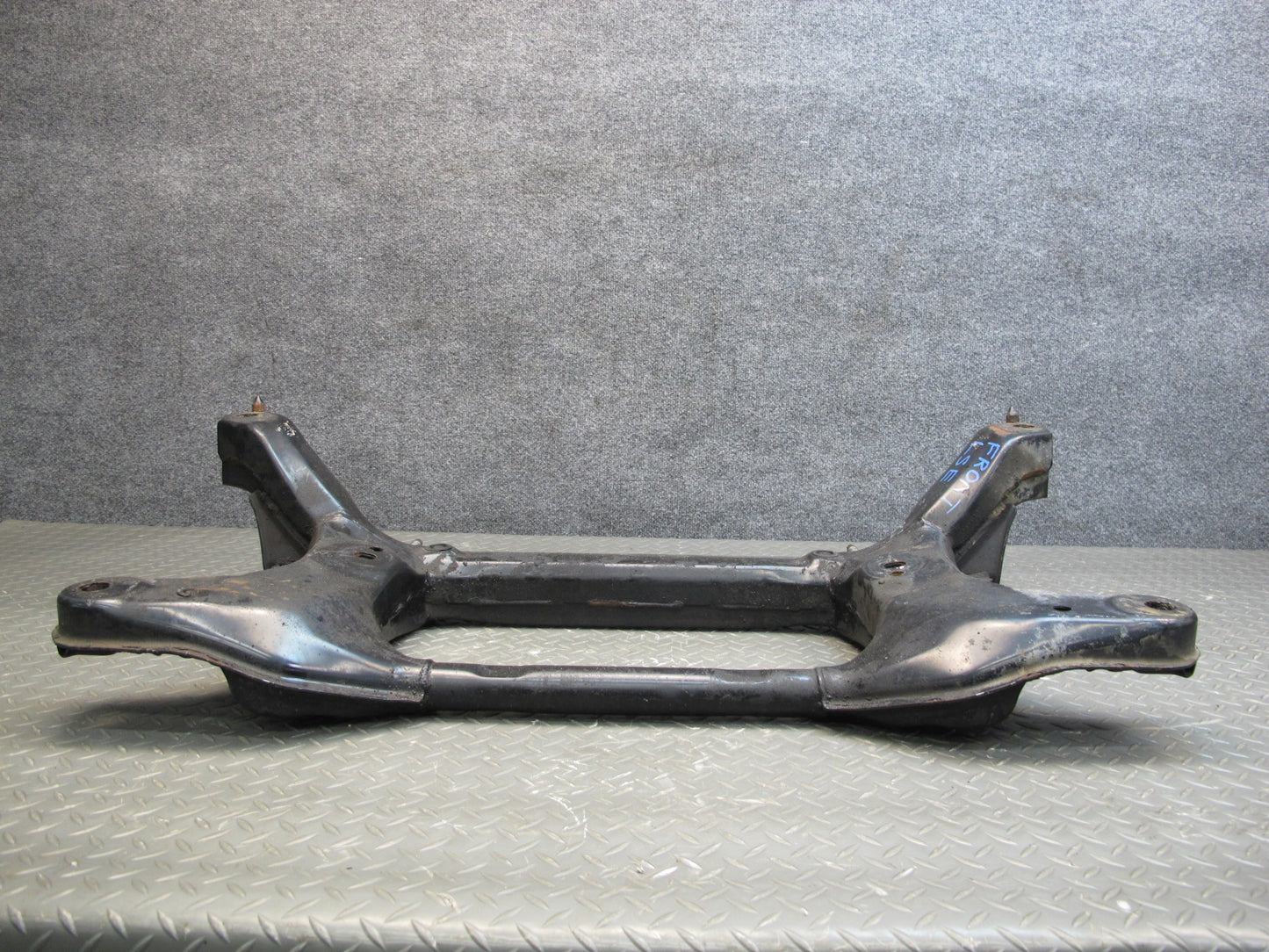 01-03 Lexus UCF30L LS430 Front Suspension Sub Frame Crossmember Cradle OEM