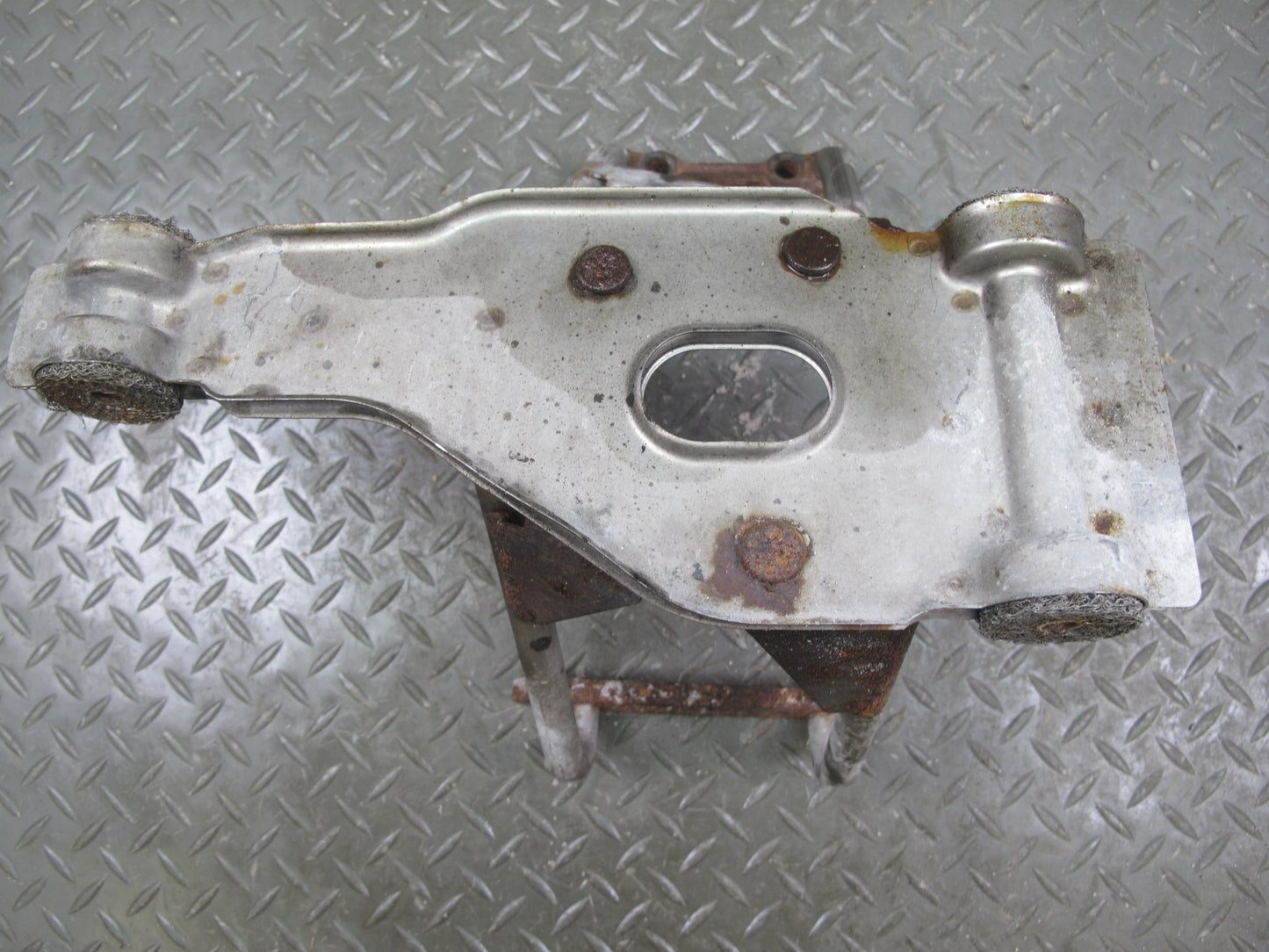 1999-2001 Porsche 911 996 3.4L Rear Righ Pass Side Exhaust Bracket Suport Assy