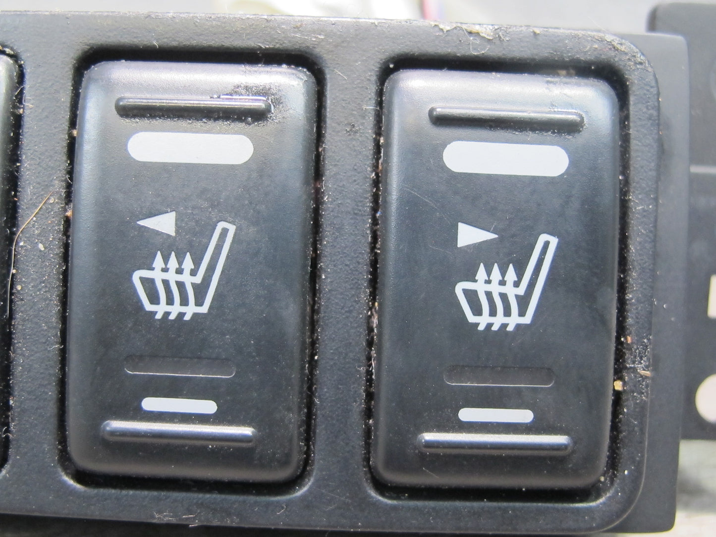 06-08 Nissan 350Z Z33 Center Console Heated Seat Switch Panel w Wiring OEM