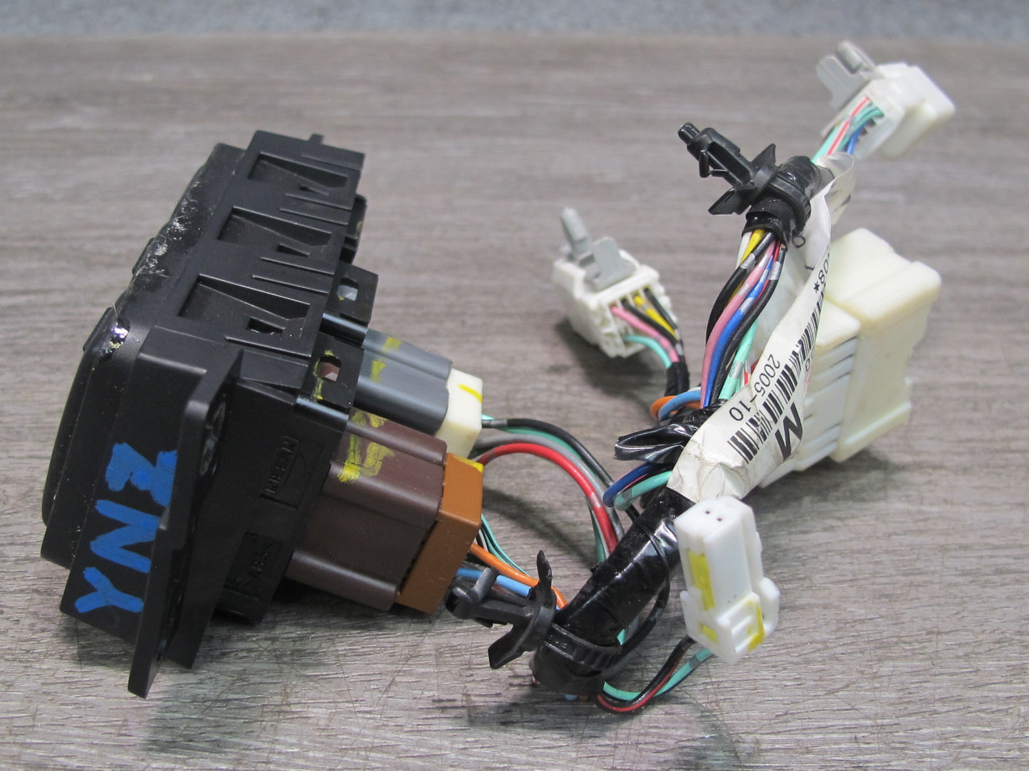 06-08 Nissan 350Z Z33 Center Console Heated Seat Switch Panel w Wiring OEM