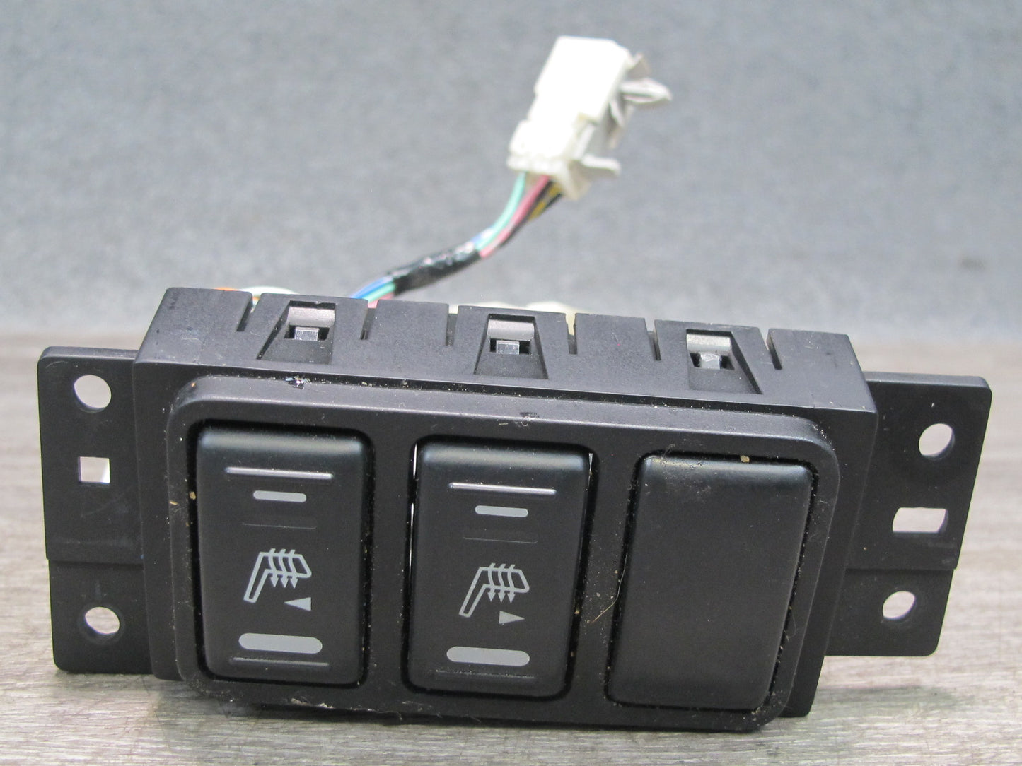 06-08 Nissan 350Z Z33 Center Console Heated Seat Switch Panel w Wiring OEM