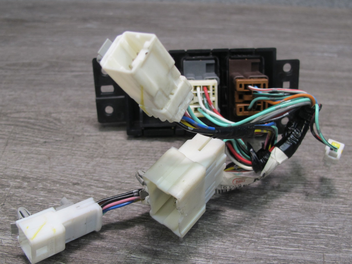 06-08 Nissan 350Z Z33 Center Console Heated Seat Switch Panel w Wiring OEM
