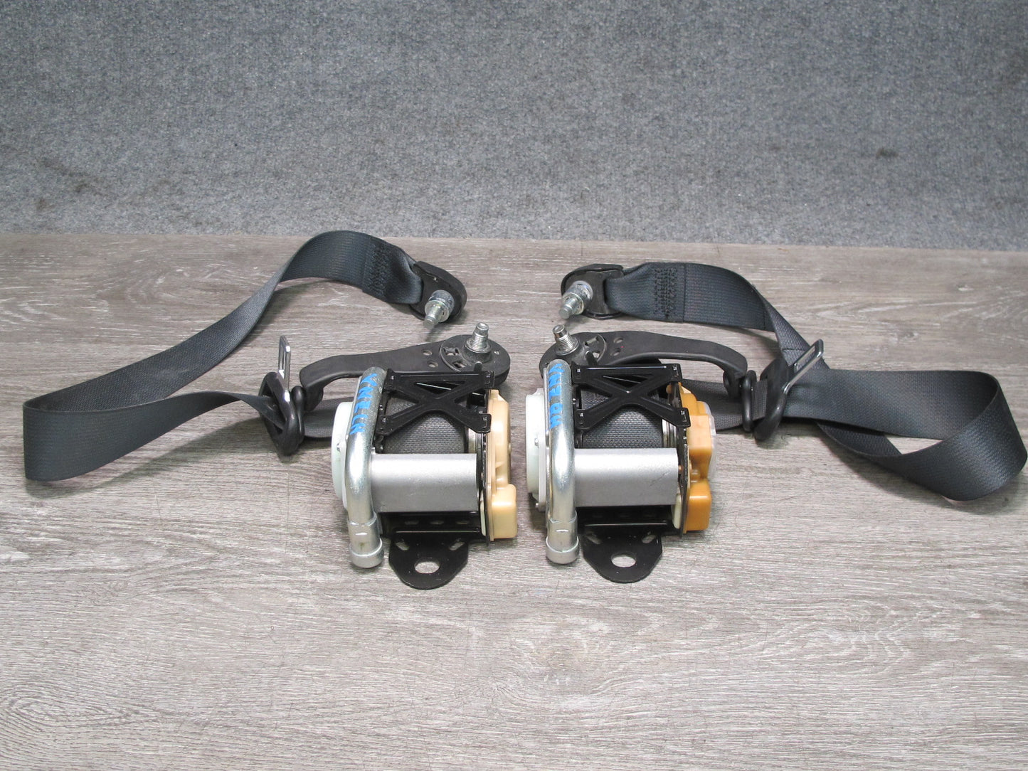07-09 NISSAN 350Z Z33 FRONT LEFT & RIGHT SIDE SEATBELT RETRACTOR SET OEM