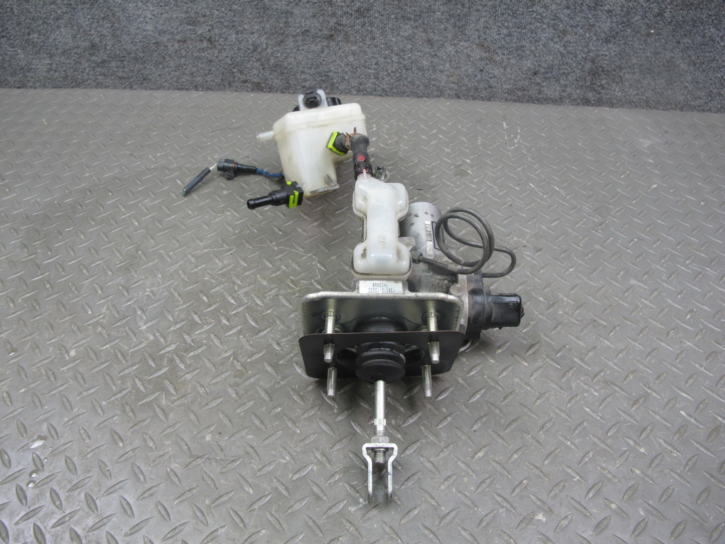 07-10 Lexus LS600hL LS460 Brake Master Cylinder Reservoir Tank OEM